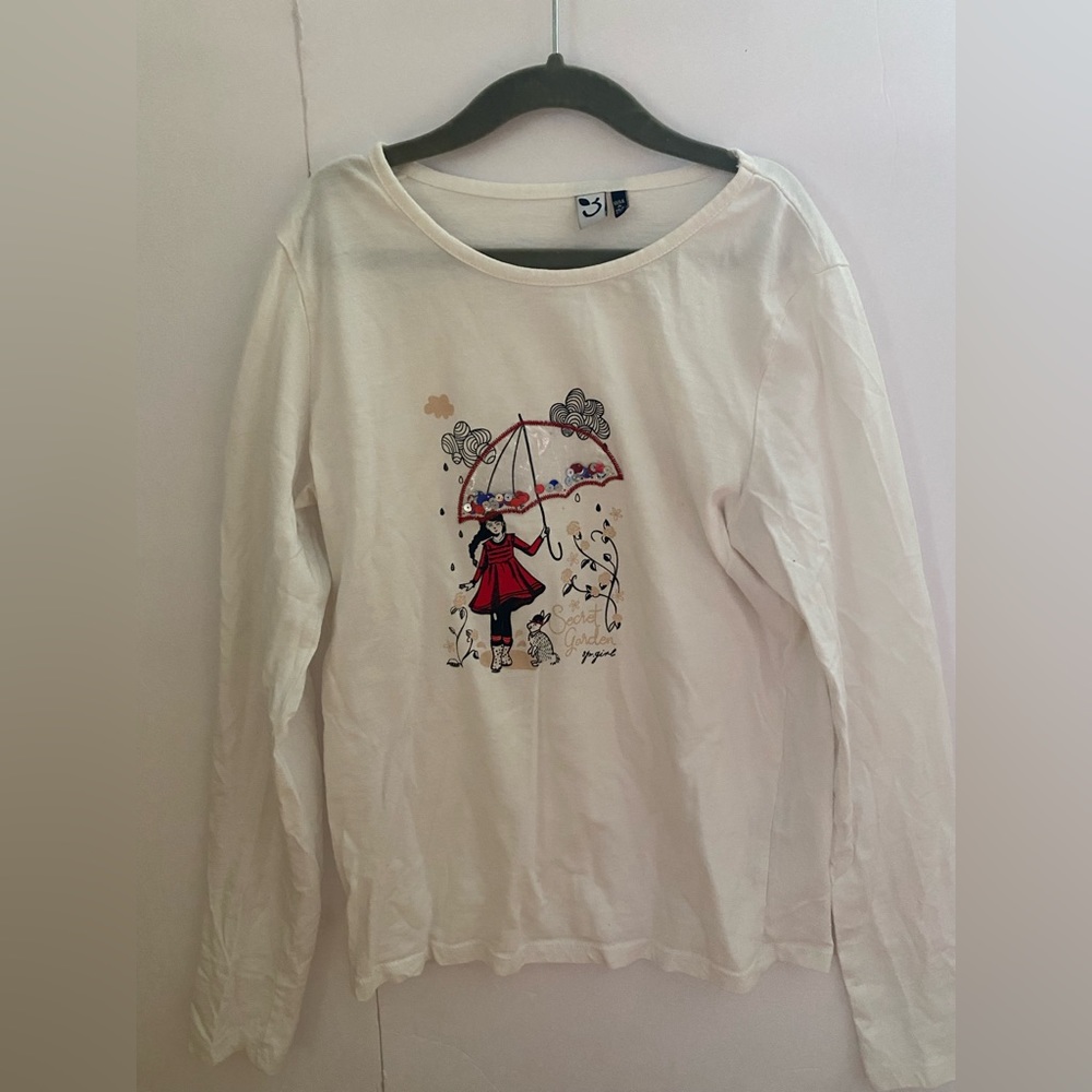 Long sleeve shirt for girls size 13/14 designed in France made in Turkey